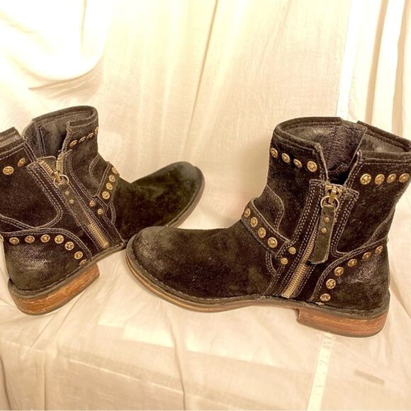 UGG Fabrizia Studded Distressed Black Suede Moto Boots 1003235 Sz 8 - Picture 9 of 13